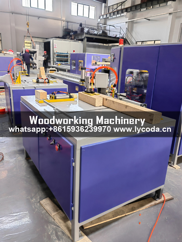 Wood block cutting machine