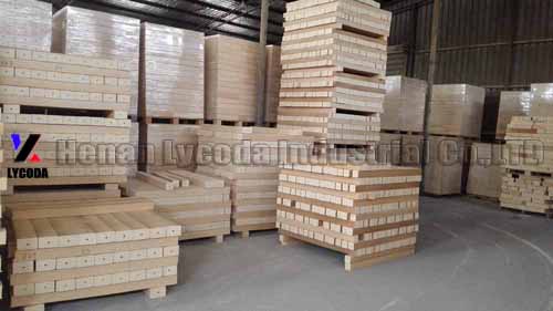 WOOD SAWDUST BLOCK MACHINE